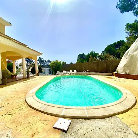 Charming In With Private Pool Villa